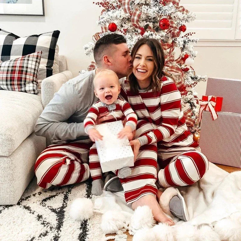 2025 New Family Christmas Matching Pajamas Set Striped Print Mom Dad Kids Clothing Sets Baby Romper Soft Casual Xmas Look Pyjama