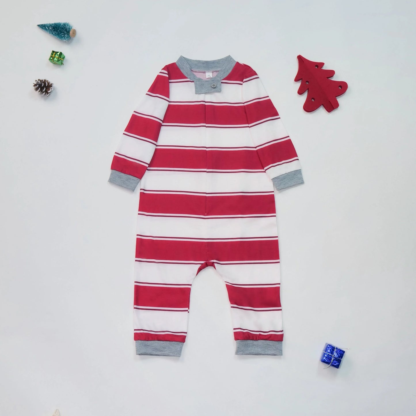 2025 New Family Christmas Matching Pajamas Set Striped Print Mom Dad Kids Clothing Sets Baby Romper Soft Casual Xmas Look Pyjama
