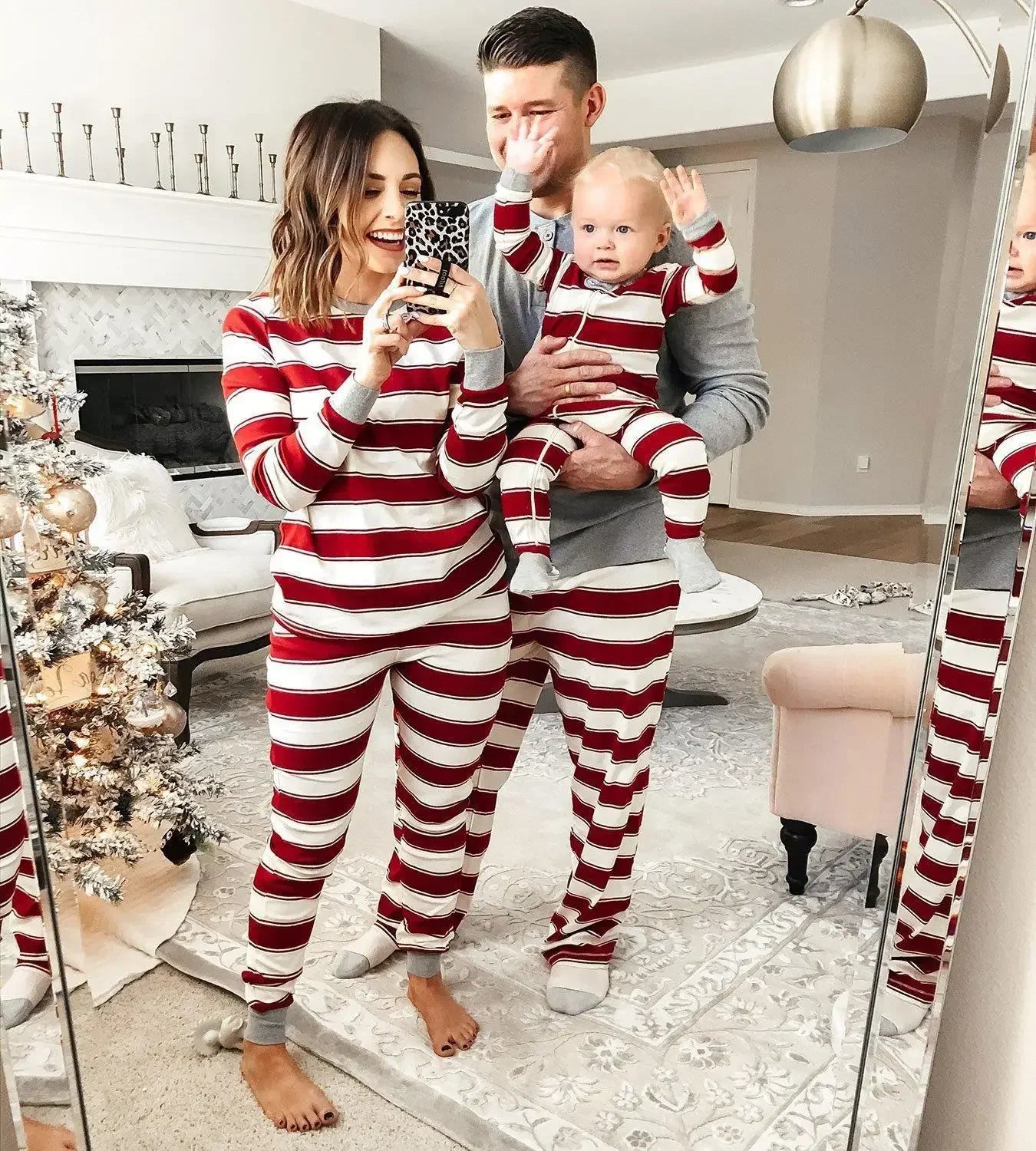2025 New Family Christmas Matching Pajamas Set Striped Print Mom Dad Kids Clothing Sets Baby Romper Soft Casual Xmas Look Pyjama