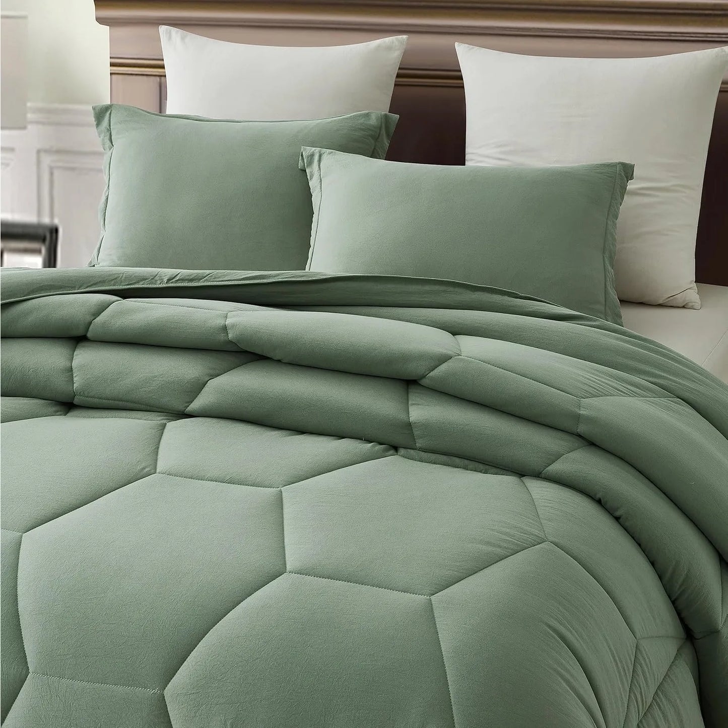 Vero Sage Green Comforter Set Oversized Queen Size 3-Piece Fluffy Soft Lightweight Bedding Honeycomb